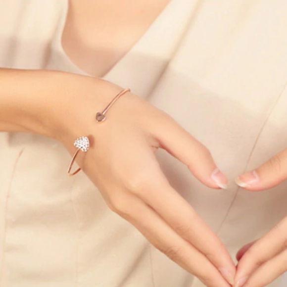 4 for $20 Double Heart Zirconia Bracelet - Picture 2 of 6